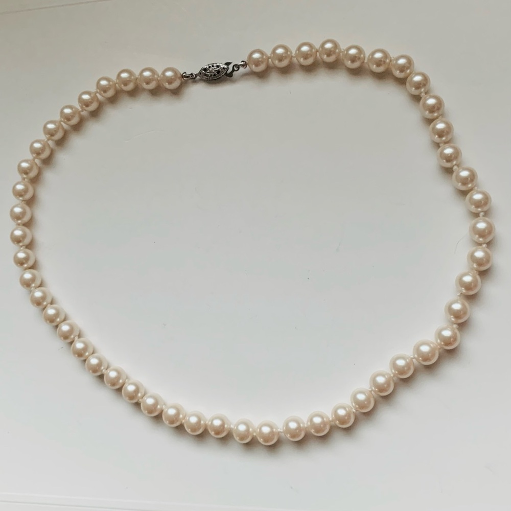 Pearl VTG hand knotted Necklace Fancy Silver Fishhook Clasp stamped GSILVER 18”L